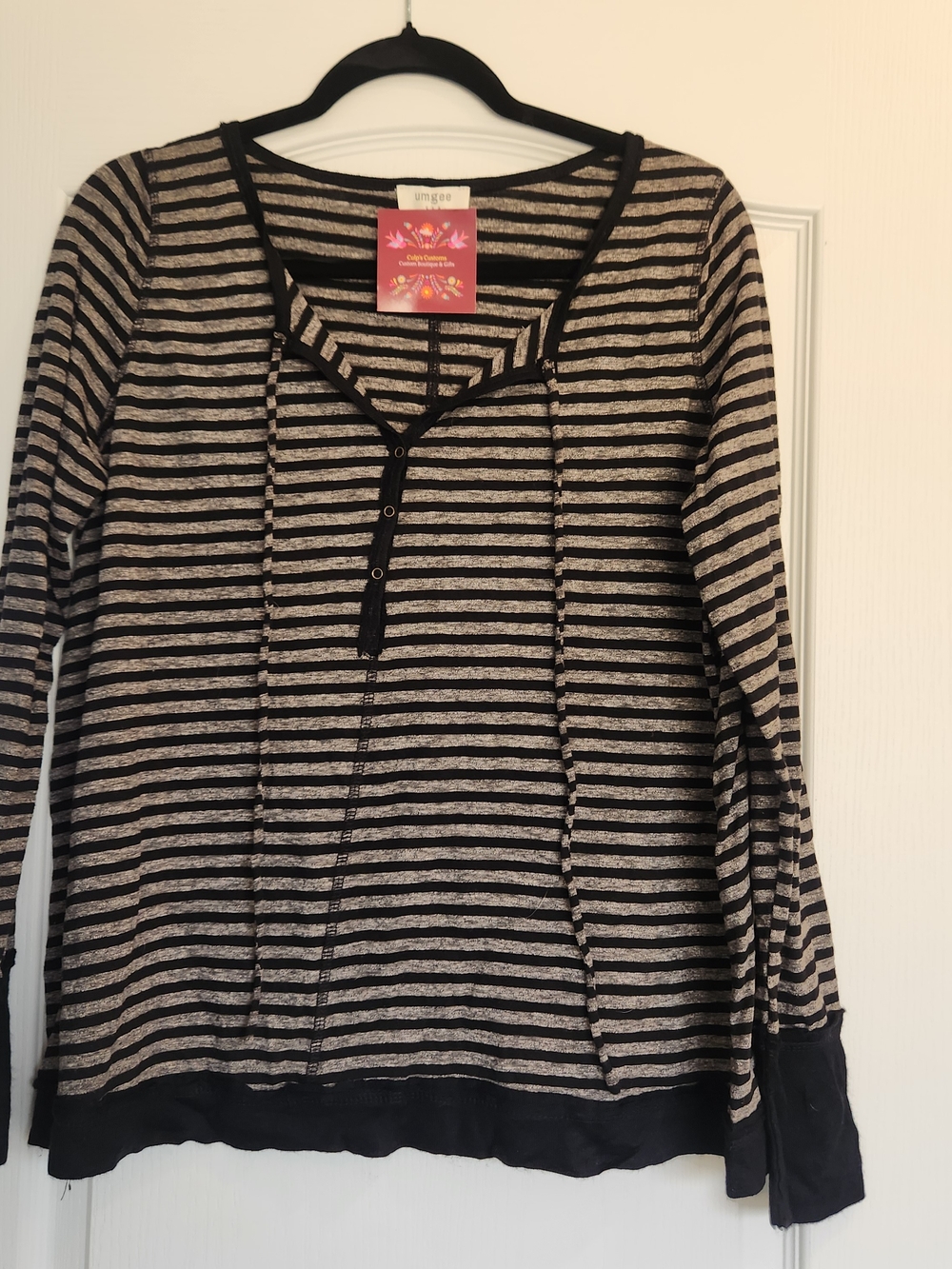 Umgee Black and Gray Striped Henley Top S Euc